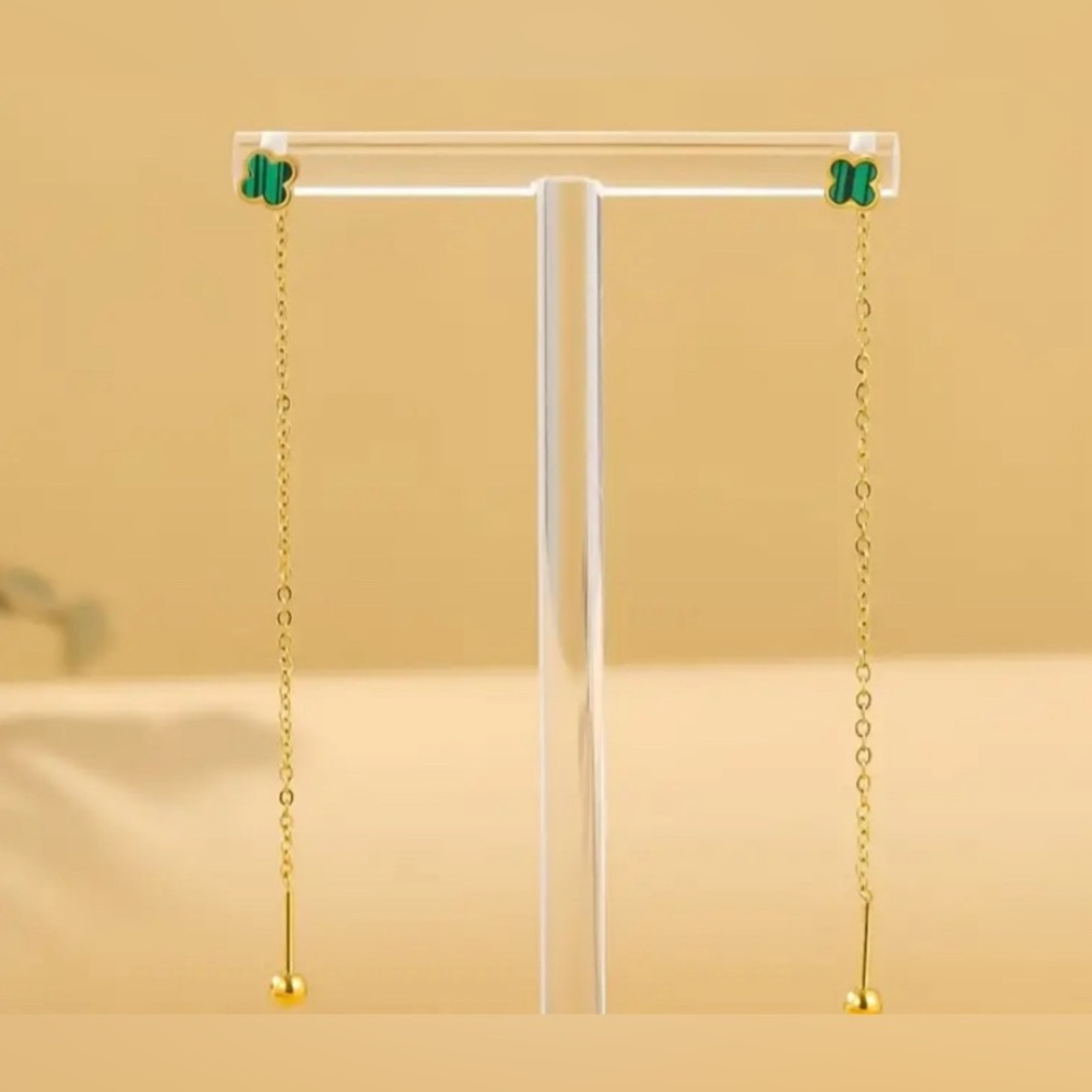 ✨🍀 dainty earrings✨